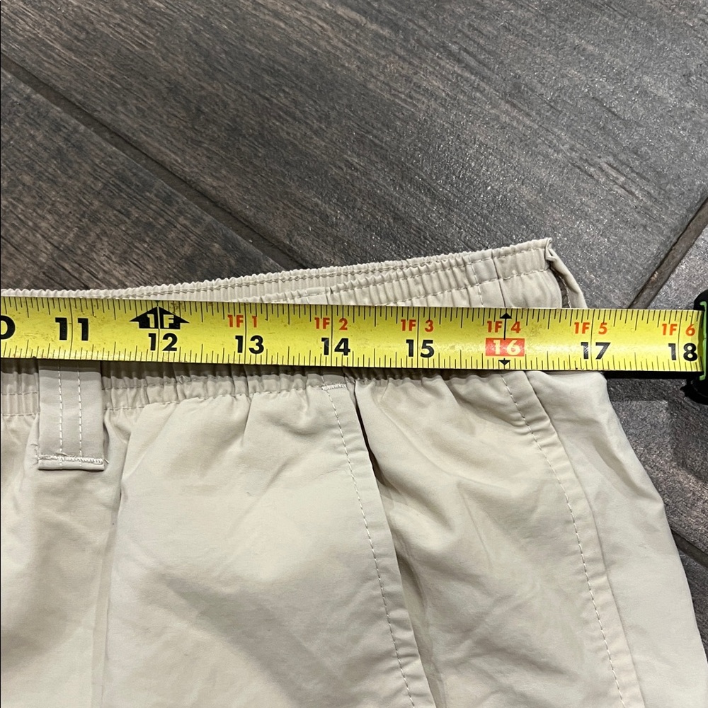 Columbia Omni-Shade Men's Khaki Performance Shorts - Picture 9 of 10